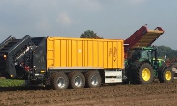 produits-fliegl-agrartechnik-remorques-a-fond-poussant-carrotover